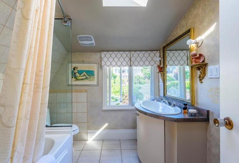 هتل Crystal S View Bed & Breakfast