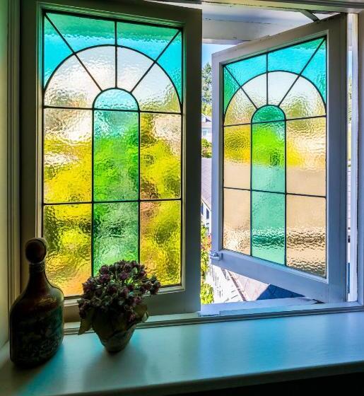 هتل Crystal S View Bed & Breakfast