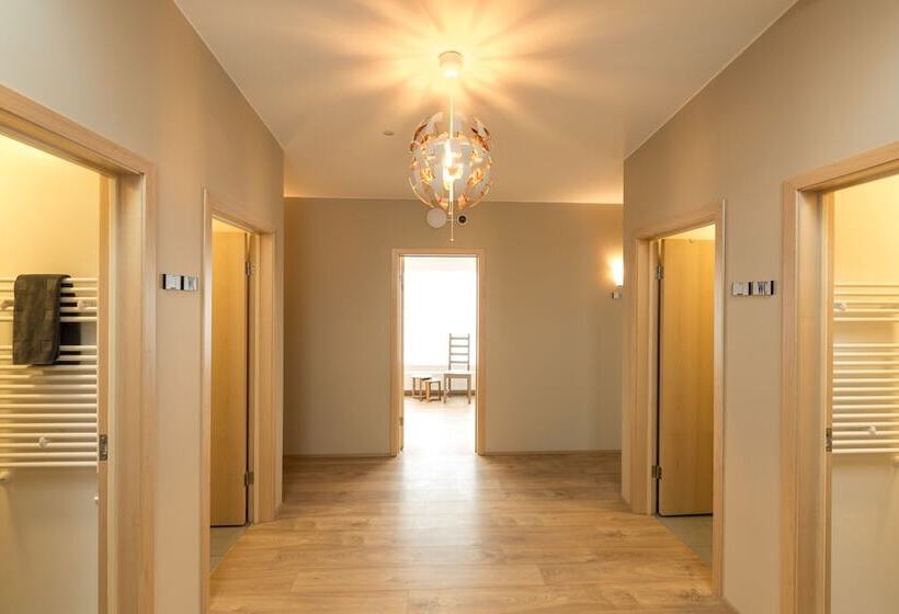 هتل Guesthouse Garun, Skolavellir