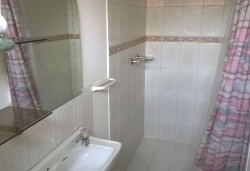 هتل Hostal San Fernando