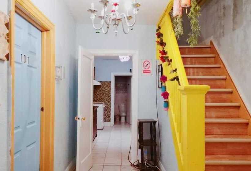 هتل Kensington Market Hostel