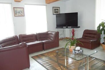 هتل La Maison Toussaint Toupin
