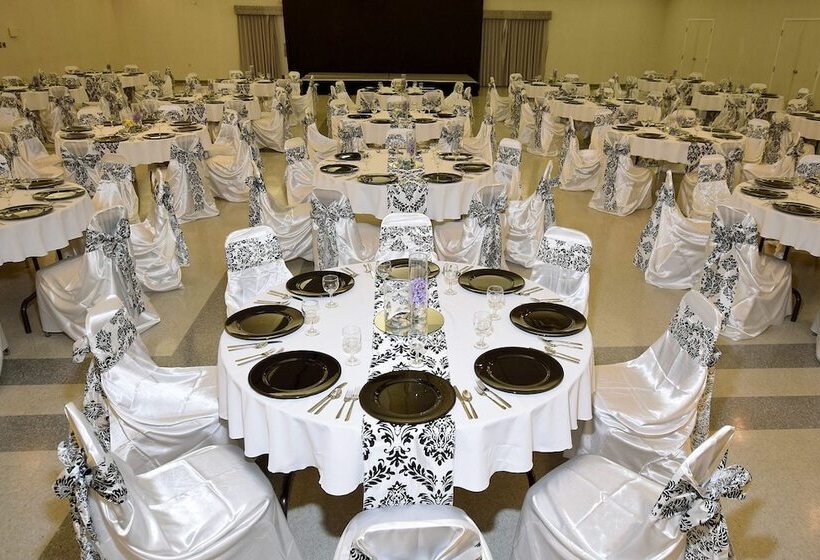 فندق Lakeland Inn