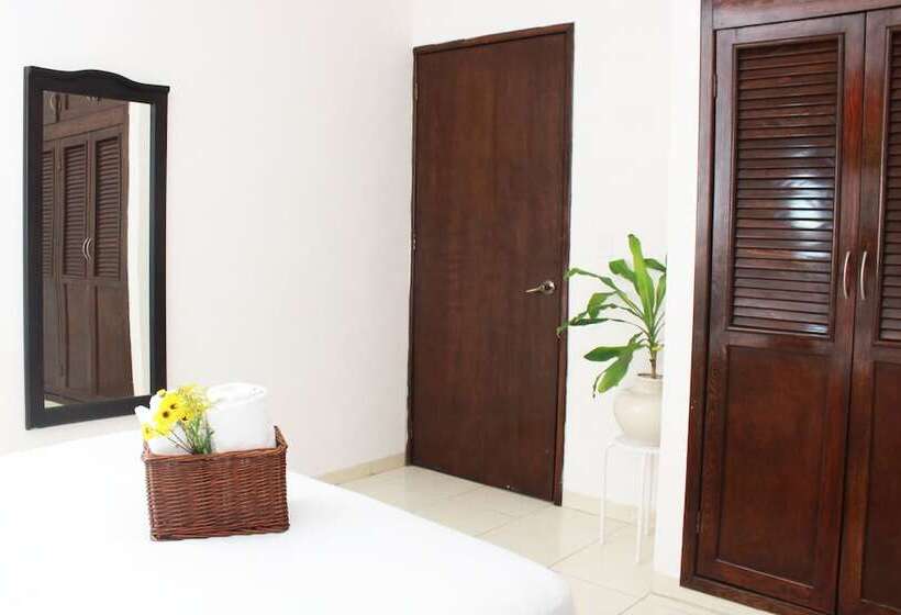 Fotos del hotel Nadet Suites:  40 Fotos del hotel Nadet Suites:  40