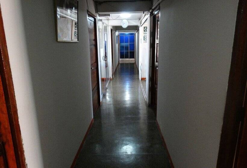 ホテル Presidente Inn   Hostel