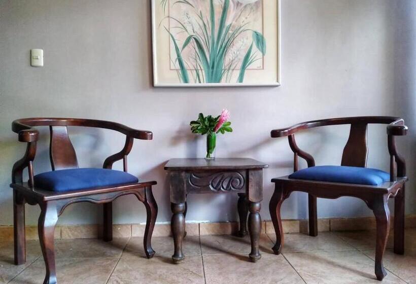 فندق Regenerate Wellness Center At Villas Escondidas