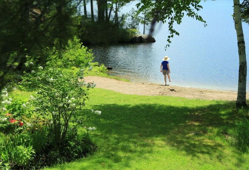 Отель Westwind Inn On The Lake