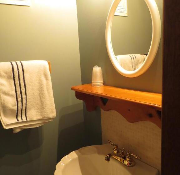 בית מלון כפרי Windspire Inn