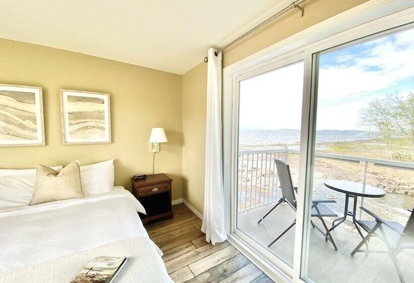 La Plage Motel
