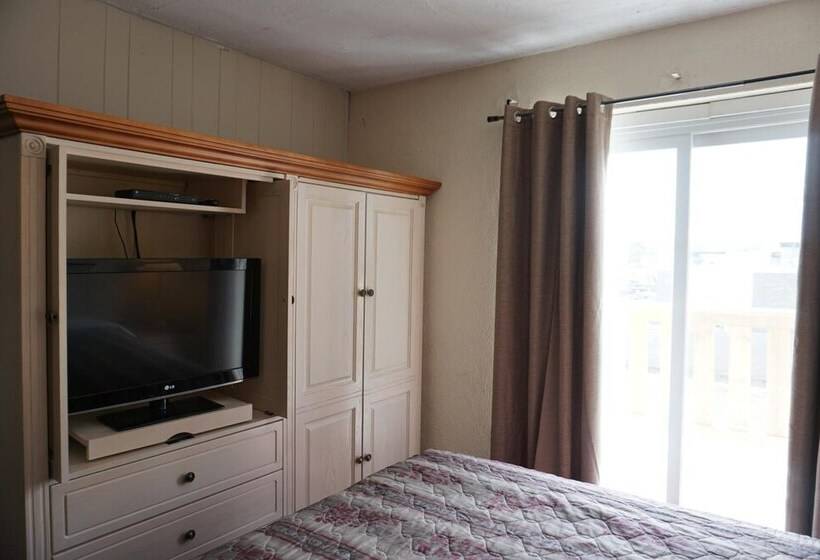 Sand Castle Suites Motel