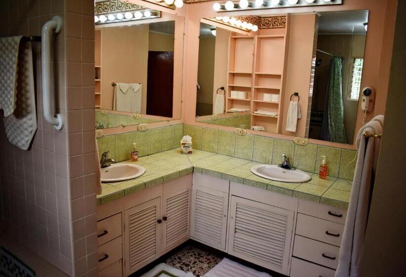 Cariari Bed & Breakfast