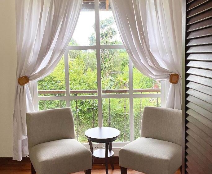 Tierra Magica B&b And Art Studio