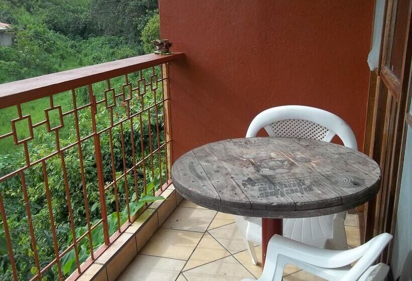تختخواب و صبحانه Aparthotel Villa Pacande & Suites