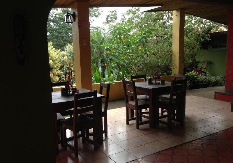 تختخواب و صبحانه Aparthotel Villa Pacande & Suites