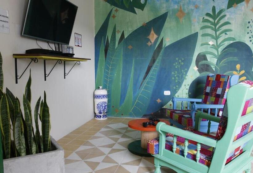 هاستل Golden Frog Manizales