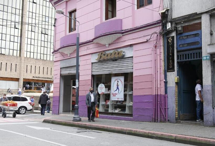 هاستل Golden Frog Manizales