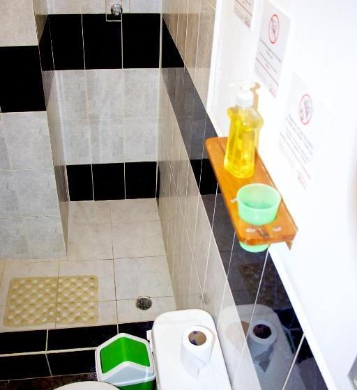 هاستل Hostal Suiza