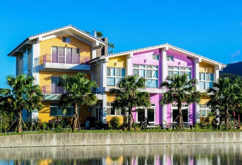 تختخواب و صبحانه 光腳丫宜蘭民宿