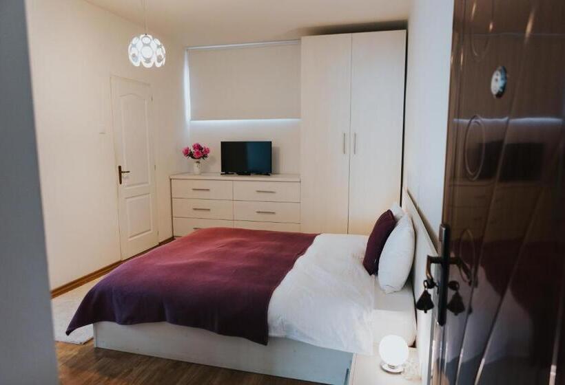 تختخواب و صبحانه Camelia's Cozy Place