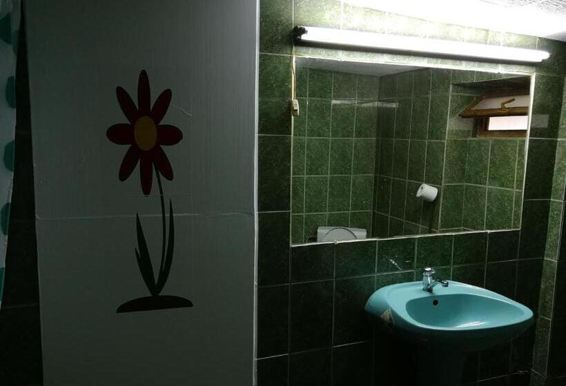تختخواب و صبحانه Reben Haus