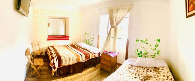 تختخواب و صبحانه Ukumari Hostel