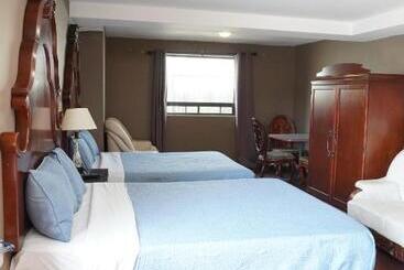 Crestwood Motel