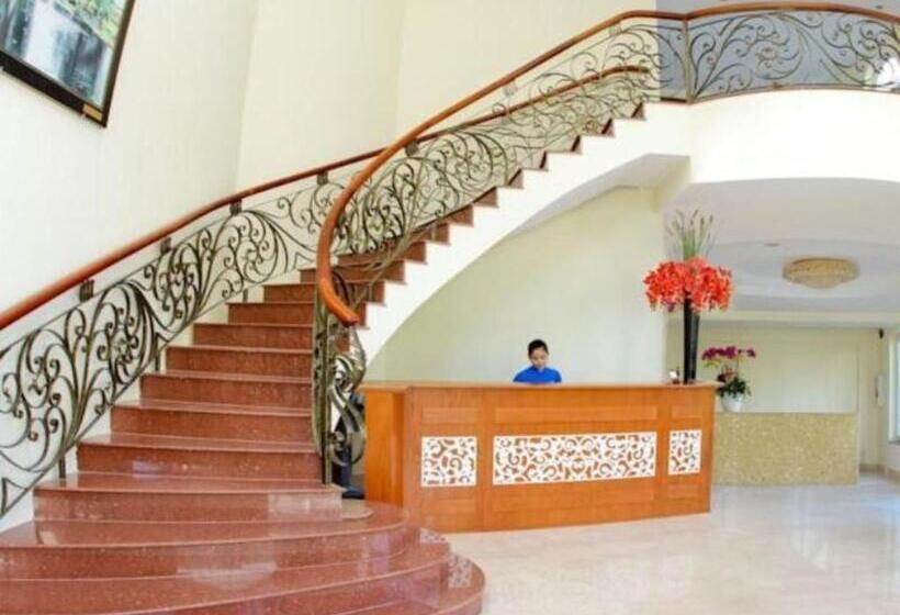 Hoa Binh  Rach Gia Resort