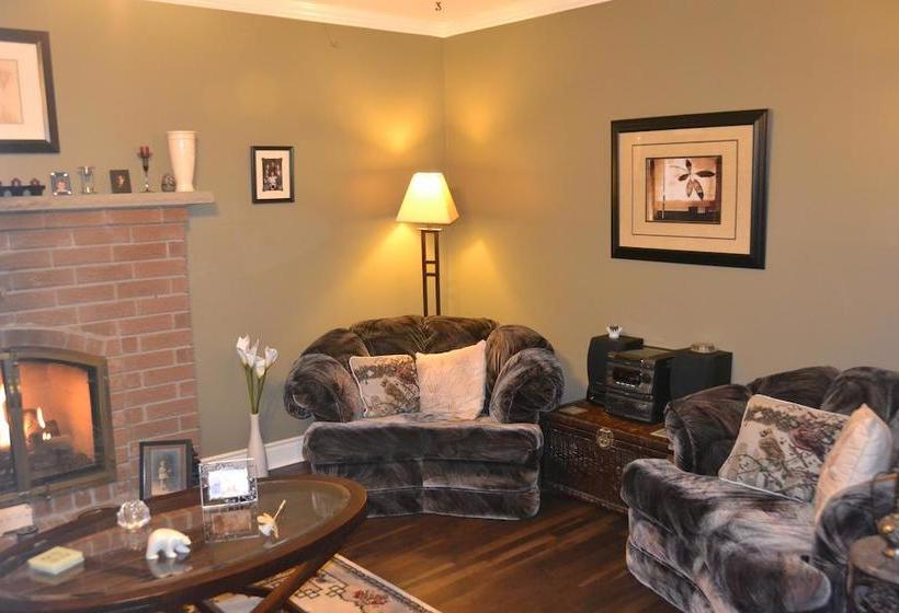 هتل Creekside B&b