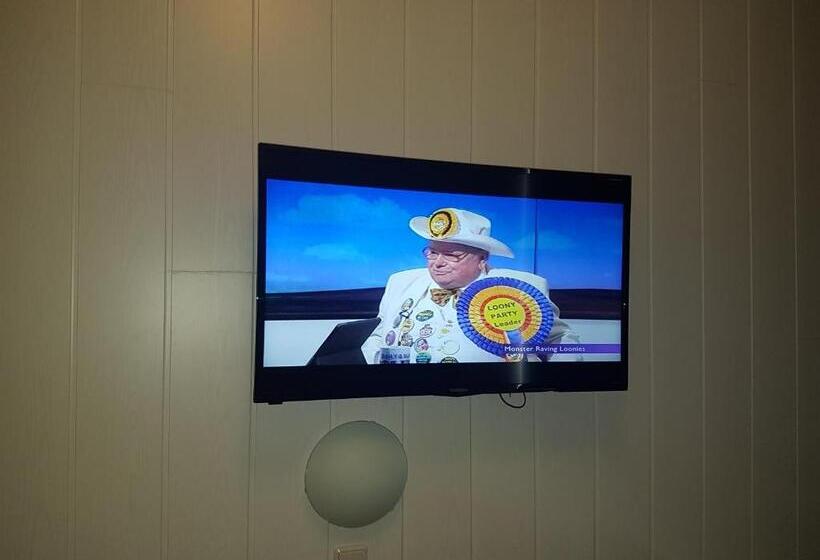 هتل Holland Lodge