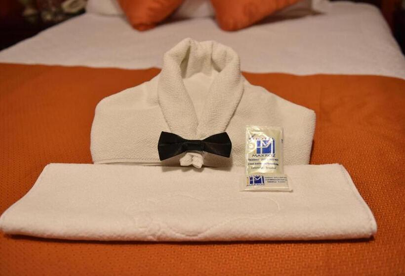 هتل Makroz