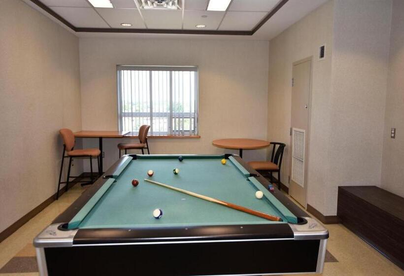 هتل Residence & Conference Centre   London