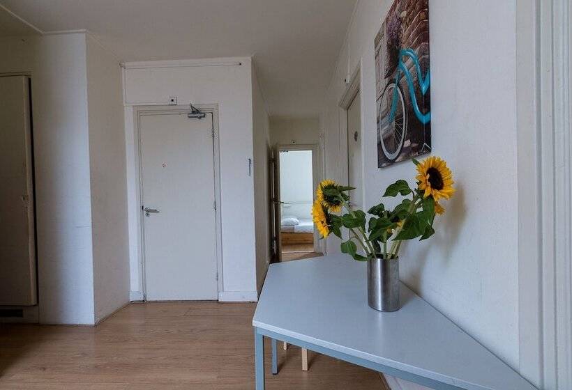 هتل Stone Hostel Utrecht