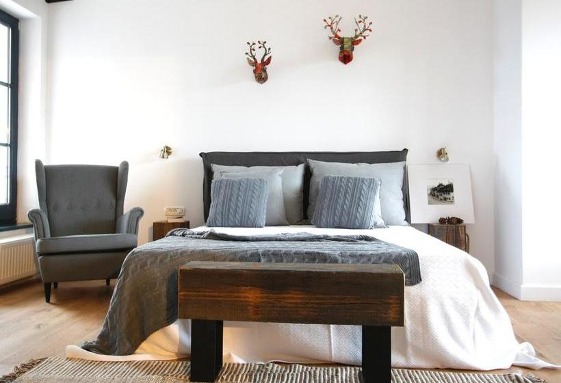 هتل The Pines Boutique Villa