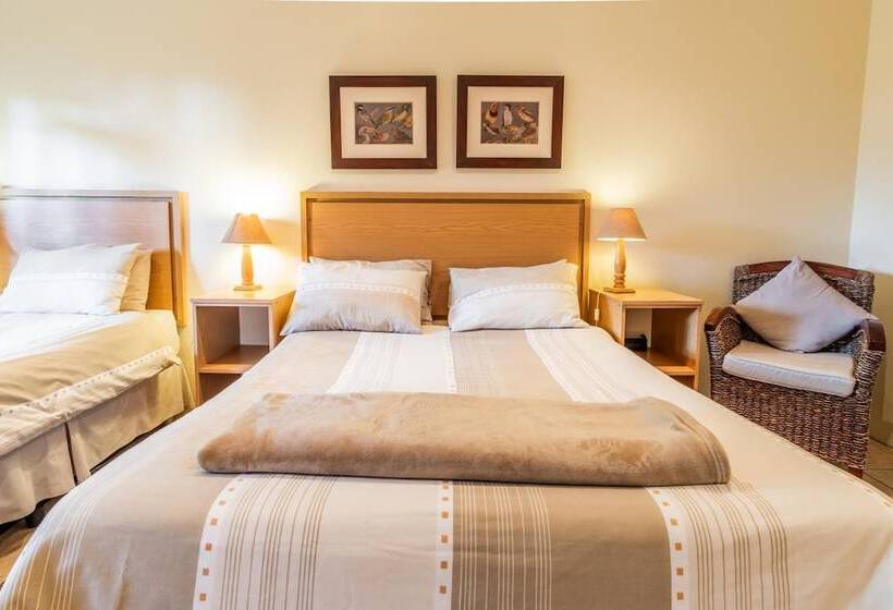 בית מלון כפרי Treetops Guesthouse