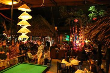 Joe S Cafe & Garden Resort