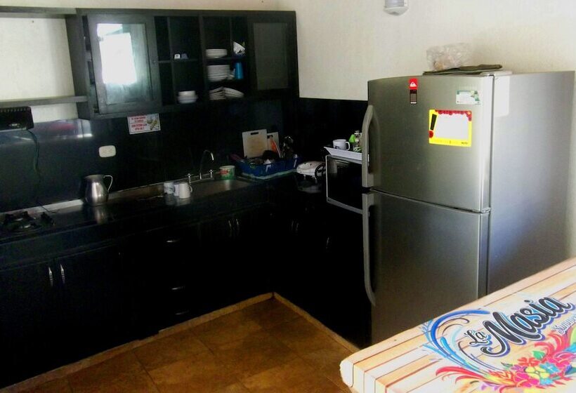 هاستل La Masia Hostal
