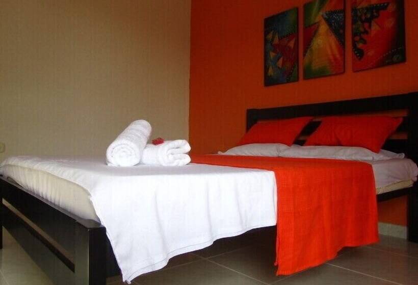 هاستل La Masia Hostal