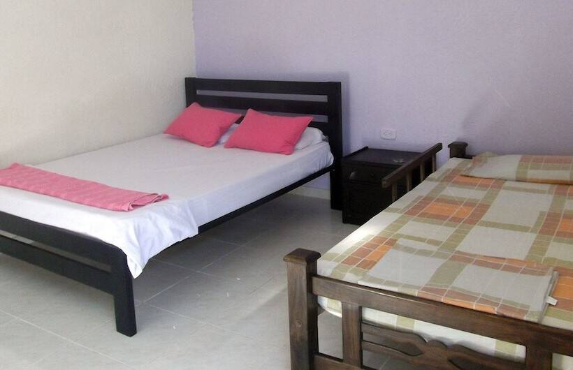 هاستل La Masia Hostal