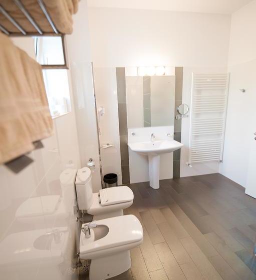 تختخواب و صبحانه Bruxelles Guesthouse Craiova
