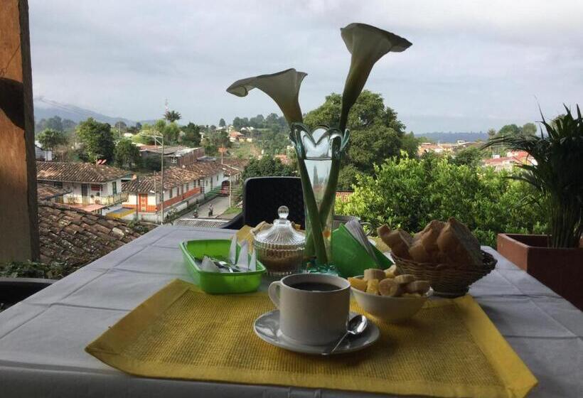 تختخواب و صبحانه Casa Pachamama