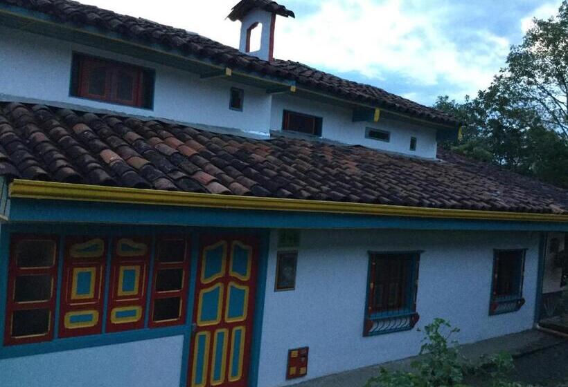 تختخواب و صبحانه Casa Pachamama