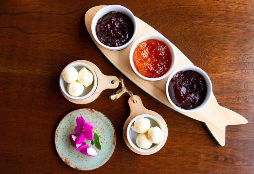 تختخواب و صبحانه Cormorant Beach House