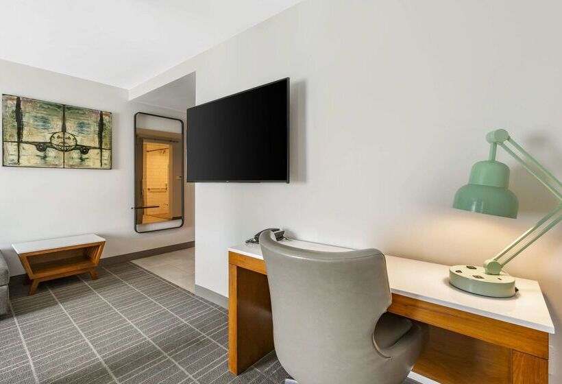 Cambria Hotel Lax