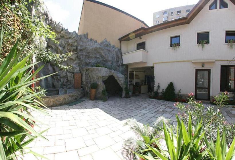 هتل City Garden Rooms And Apartments