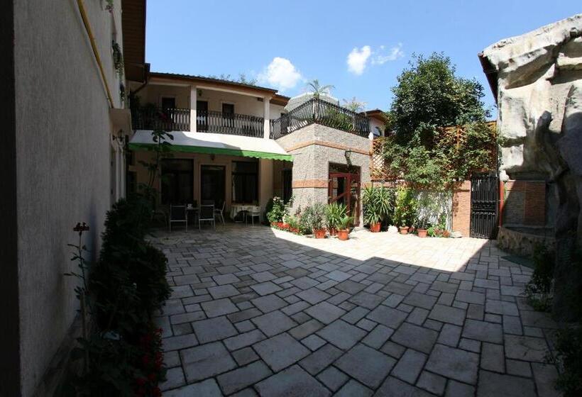 هتل City Garden Rooms And Apartments