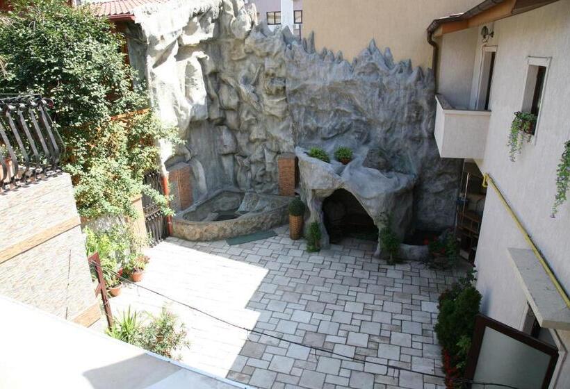 هتل City Garden Rooms And Apartments