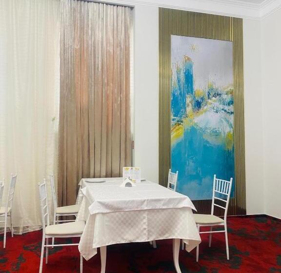 هتل Hostel Orhideea