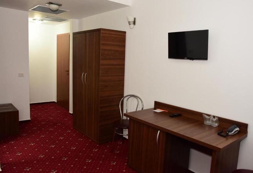 هتل Hostel Orhideea