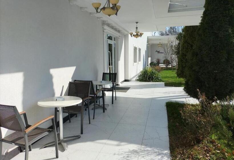 هتل Hostel Orhideea