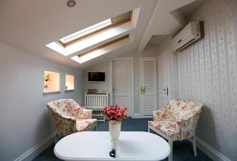 هتل Les Jardins Carol